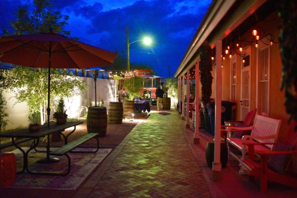 Auf dem Foto ist das Objekt Painted Lady Bed & Brew in der Stadt Albuquerque zu sehen.