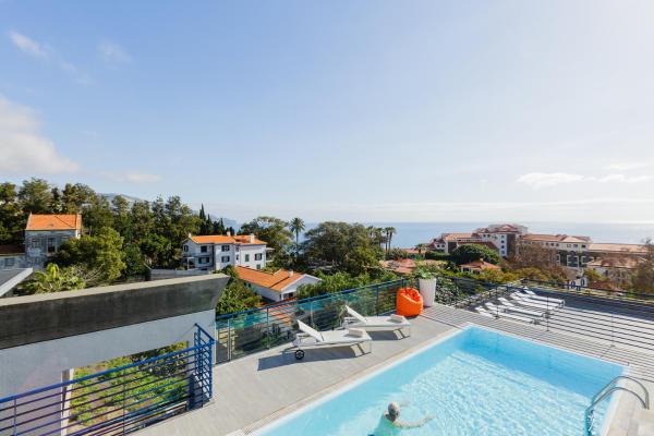 Na foto é possível ver o objeto Terrace Mar Suite Hotel localizado na cidade de Funchal.