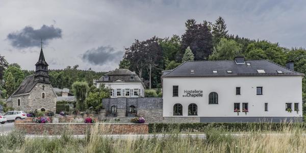 A la foto es mostra l'objecte Hostellerie de la Chapelle situat a la ciutat de Mont.