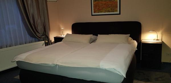 A la foto es mostra l'objecte Hotel Garni Julia situat a la ciutat de Linnich.