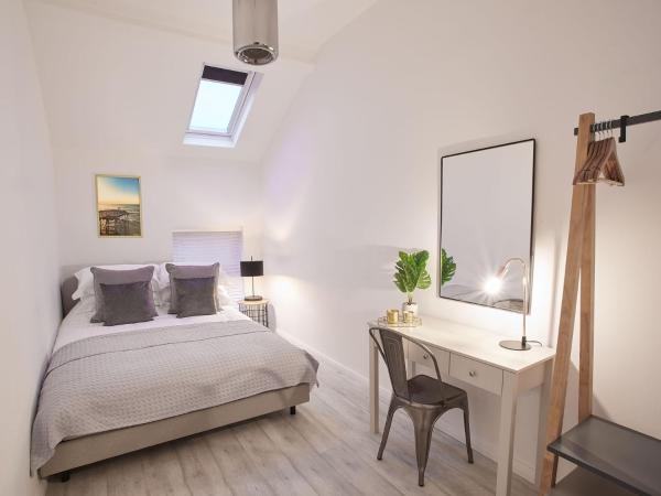 Фотография 4: Host & Stay - The Surfer's Loft Apartment