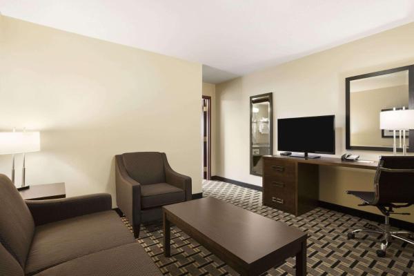 Foto 9: Ramada by Wyndham Edson