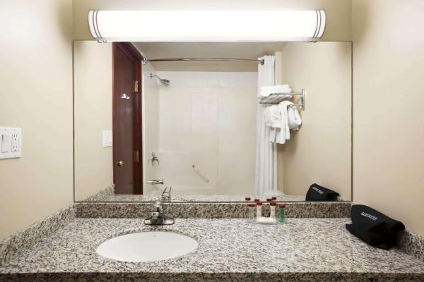 Foto 7: Ramada by Wyndham Edson