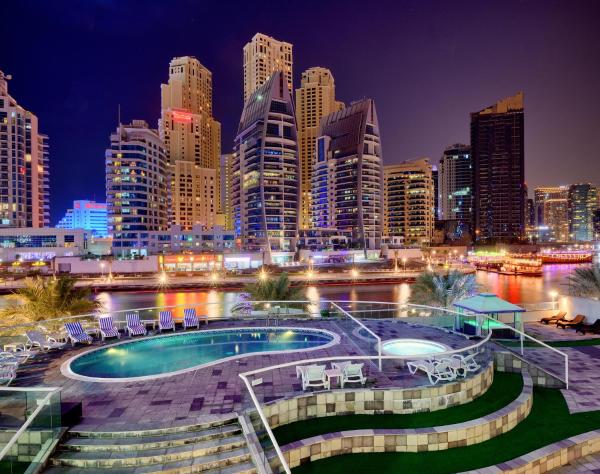 På billedet ses objektet Pearl Marina Hotel Apartments beliggende i byen Dubai.