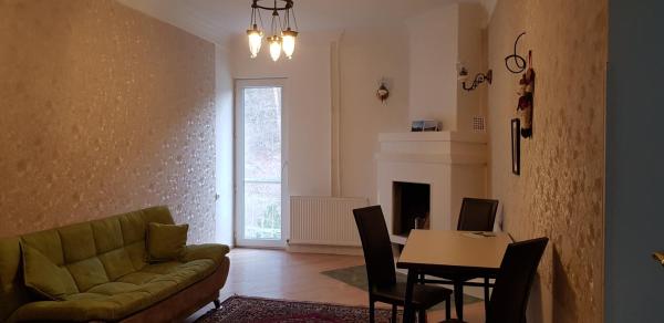 Na zdjęciu widoczny jest obiekt Guest house Likani 2017 położony w mieście Bordżomi.