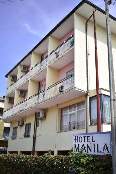 På bildet vises objektet Hotel Manila som ligger i byen Cervia.