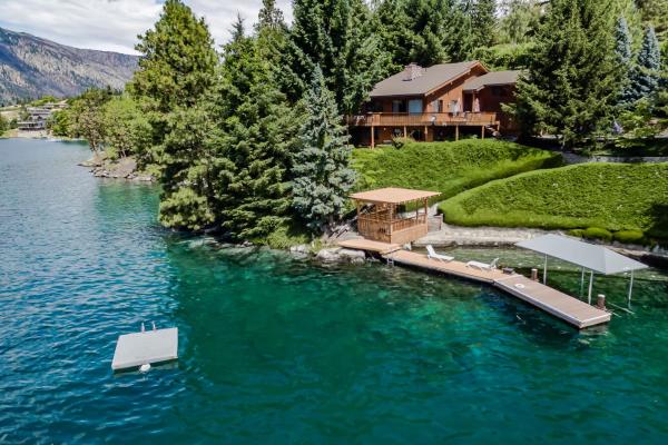A la foto es mostra l'objecte Armstrong Lakehouse situat a la ciutat de Manson.