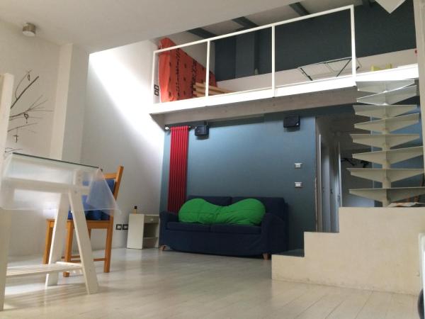 Nella foto è visibile l'oggetto Blu Klein situato nella città di Foligno.