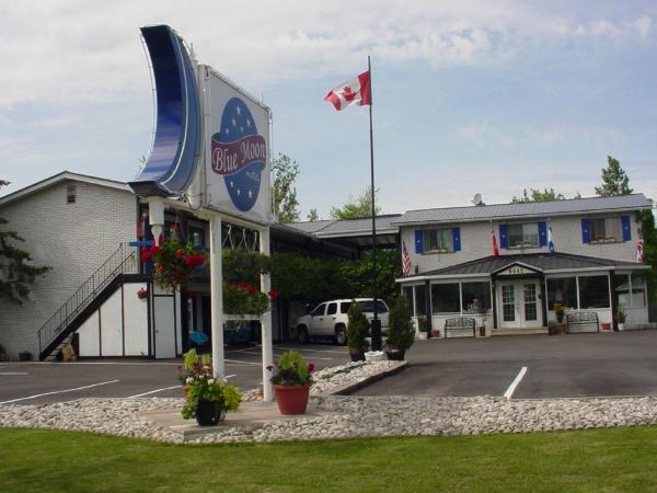 A la foto es mostra l'objecte Blue Moon Motel situat a la ciutat de Niagara Falls.
