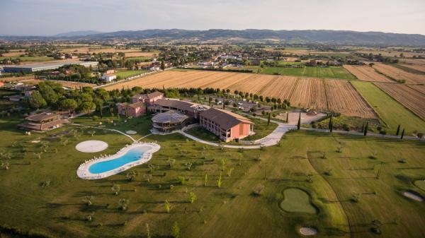 På bildet vises objektet Valle di Assisi Hotel & Spa som ligger i byen Tordandrea.