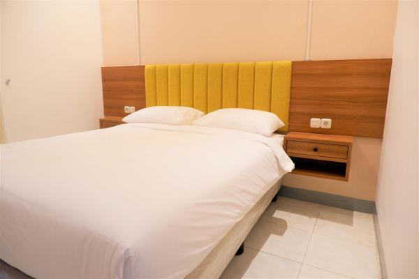 Na zdjęciu widoczny jest obiekt Kokonut Guesthouse położony w mieście Surabaja.