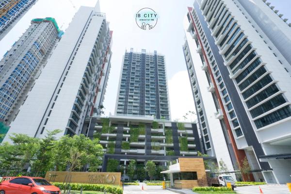 Grand Medini Suites By Rr Jbcity - Kukup