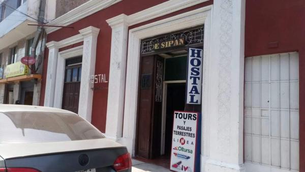 На фото показан объект Hostal Virrey & Tours, расположенный в городе Трухильо.