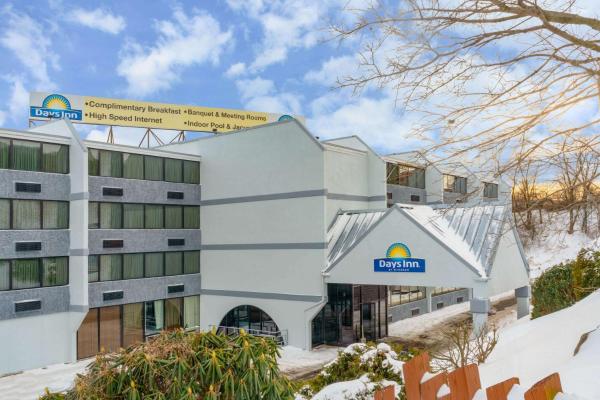På bilden syns objektet Days Inn by Wyndham Scranton PA som ligger i staden Clarks Summit.