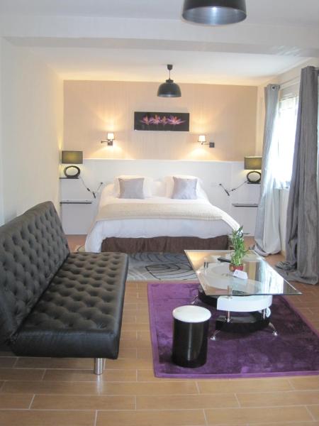 På bilden syns objektet Hotel Restaurant Rive Gauche som ligger i staden Fromental.