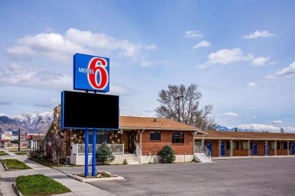 A la foto es mostra l'objecte Motel 6 Tremonton, Utah situat a la ciutat de Tremonton.