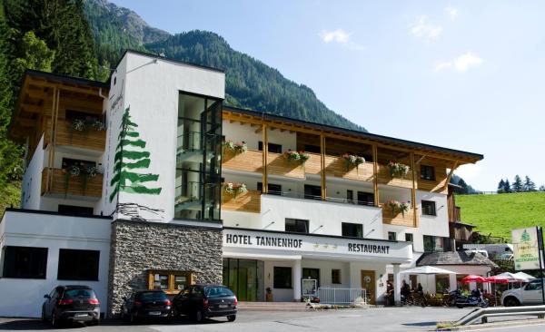 A la foto es mostra l'objecte Hotel Tannenhof situat a la ciutat de Ischgl.
