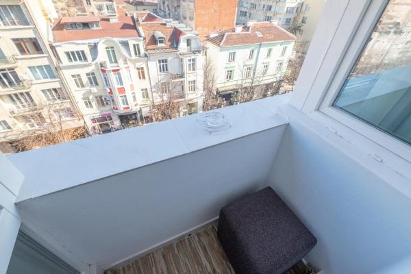 Vitosha Blvd 3-bedroom, 2-bathroom Lux Suite - Sofia