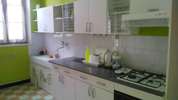 A la foto es mostra l'objecte Jolie maison de Potier situat a la ciutat de Lucy-sur-Cure.