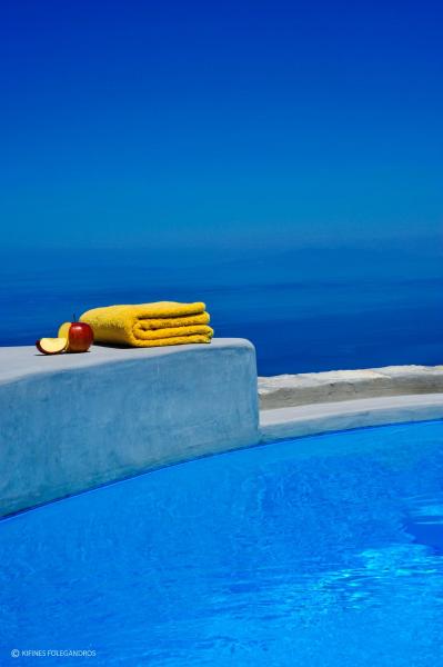 Στη φωτογραφία φαίνεται το αντικείμενο Kifines Suites που βρίσκεται στην πόλη Petousis.