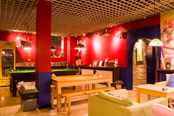 Lit dans Dortoir Masculin de 4 Lits avec Salle de Bains Commune — 10 m² - 大连天天国际青年旅社