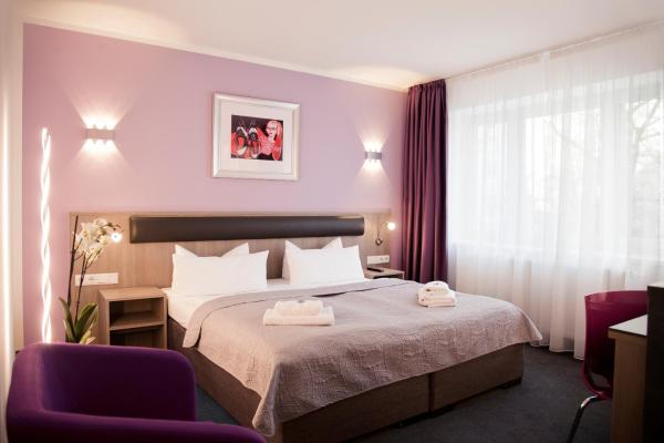 The photo shows the Hotel Nikolai Residence located in the city of Berlin.
