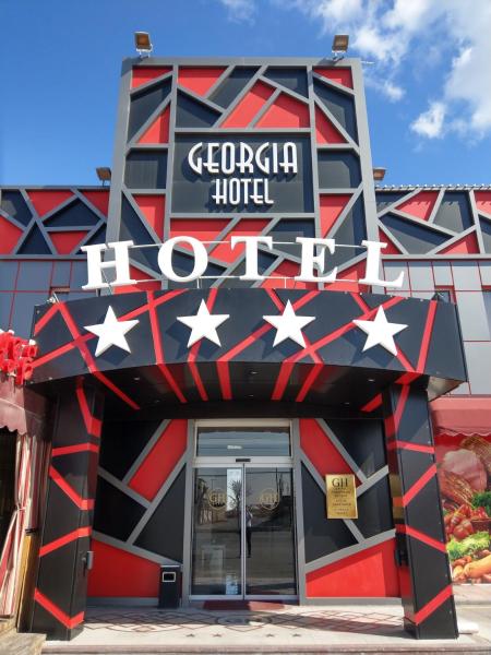 На фото показан объект Georgia Hotel, расположенный в городе Kʼasakh.