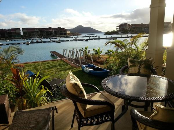 Bay 4 Eden Island - Mahé