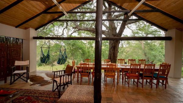 The photo shows the Msunduze River Lodge located in the city of Prozesky.