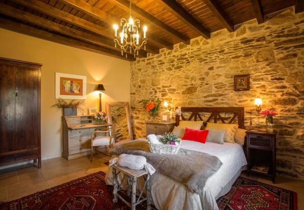 A la foto es mostra l'objecte Casa Ramiras situat a la ciutat de Picuoto.
