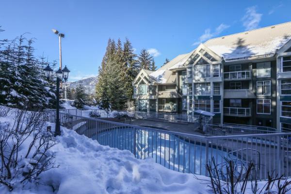 På billedet ses objektet The Woodrun Lodge by Whiski Jack beliggende i byen Whistler.