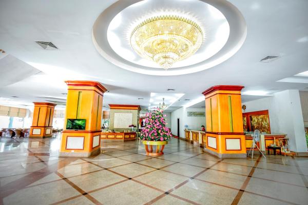 Na fotografii je vidět objekt NGAN HA HOTEL nacházející se ve městě Kinh Thượng.