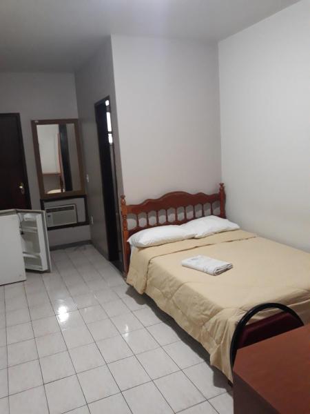 Na foto é possível ver o objeto Hotel Nolasco localizado na cidade de Macaé.