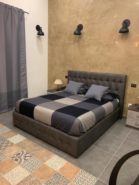 Na foto é possível ver o objeto Casa Scassacocchi localizado na cidade de Naples.