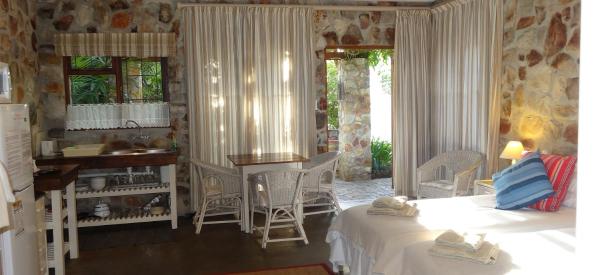 Na zdjęciu widoczny jest obiekt Braeview Guest House położony w mieście Hermanus.