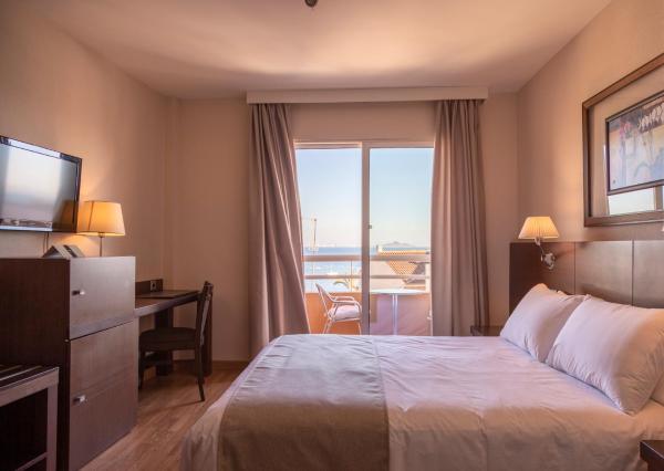 A la foto es mostra l'objecte Hotel Cristina situat a la ciutat de Torre del Rame.