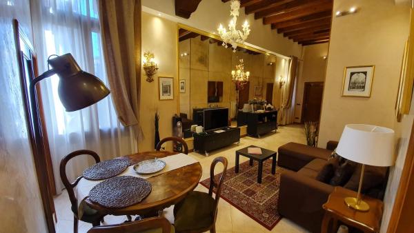 A la foto es mostra l'objecte Residenza Ca' Brighella situat a la ciutat de Venècia.