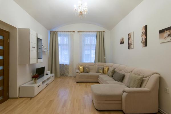 Spacious apartment near Wenceslas Square, Praga