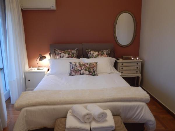 A la foto es mostra l'objecte Athens-Plaka, Peter’s beautiful apartment in Temple of Zeus situat a la ciutat de Atenes.