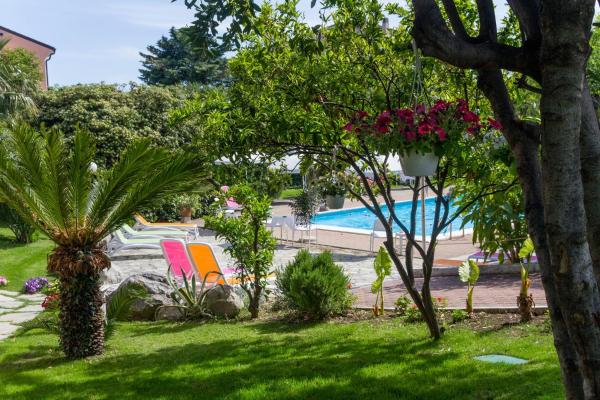 A la foto es mostra l'objecte Le Villette di Villa Paola situat a la ciutat de Loano.
