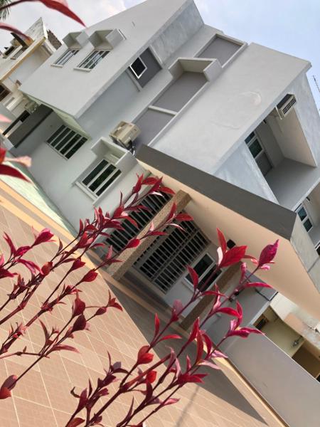 Na fotografii je vidět objekt D’House nacházející se ve městě Ipoh.