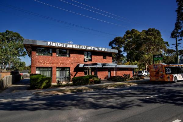 A la foto es mostra l'objecte Parkside Inn Motel situat a la ciutat de Melbourne.
