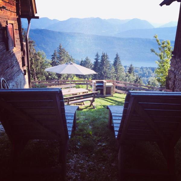 A la foto es mostra l'objecte Reinwalds Almhütte situat a la ciutat de Millstatt.