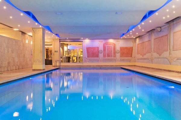 Na zdjęciu widoczny jest obiekt Hotel Maggior Consiglio położony w mieście Dosson.