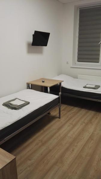 På billedet ses objektet Wielobranżówka beliggende i byen Glinnik.