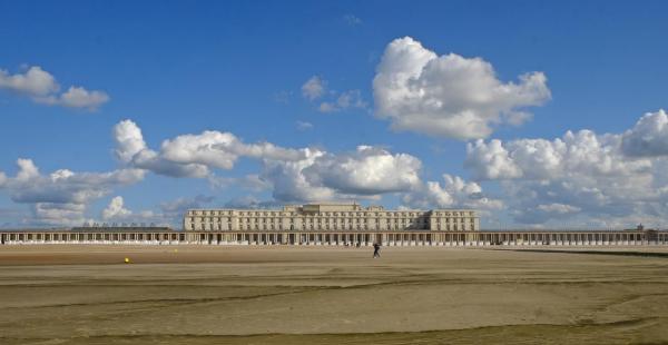 A la foto es mostra l'objecte Thermae Palace situat a la ciutat de Oostende.