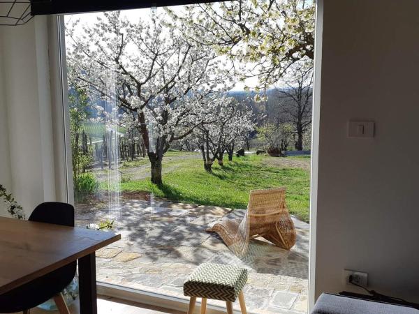 写真にはドブロボ市にあるApartma Vitaが写っています。