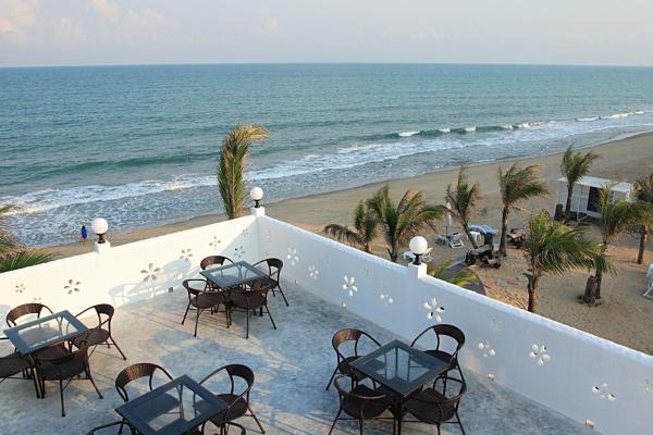 Na fotografii je vidět objekt Baanmontra Beach Resort - Bankrut nacházející se ve městě Ban Krut.
