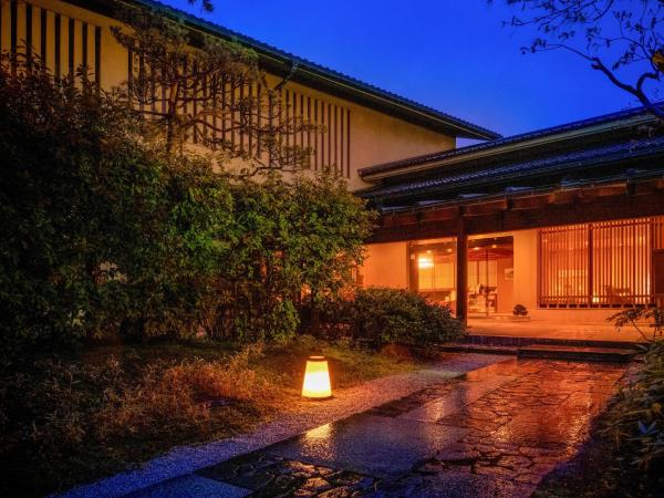 Nella foto è visibile l'oggetto Awara Onsen Minoya Taiheikaku situato nella città di Awara.