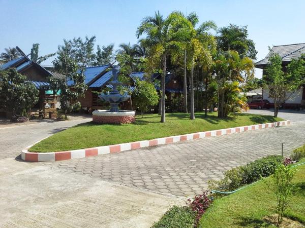 Na fotografii je vidět objekt Suandarbporn Resort Mae Sot nacházející se ve městě Mae Sot.